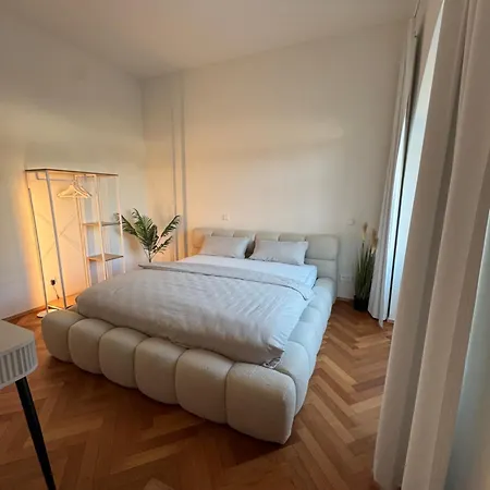 Isaak Loewenbau E1-w06 Apartment *