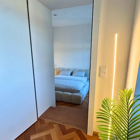 Isaak Loewenbau E1-w06 *